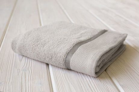 Towel light grey 70x140 cm image 1