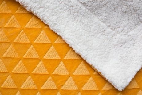Microflanel blanket with sherpa Triangle gold image 2