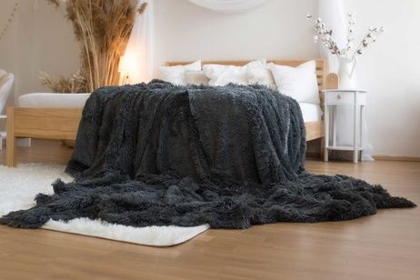 Blanket with long pile dark grey image 3