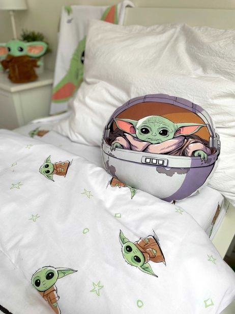 Star Wars "Mandalorian 02" shaped cushion image 4