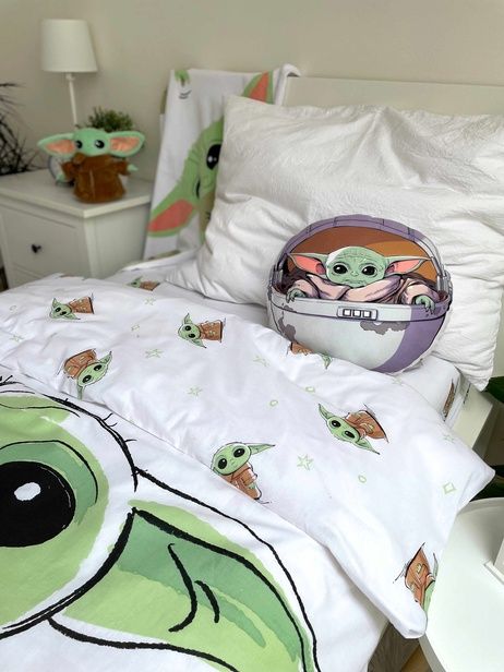 Star Wars "Mandalorian 02" shaped cushion image 5