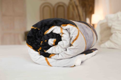 Deka mikroplyš s beránkem Káry černošedé